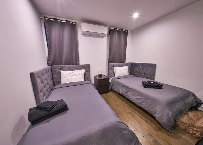 Modern 2 Bedroom Retreat In Downtown Manhattan